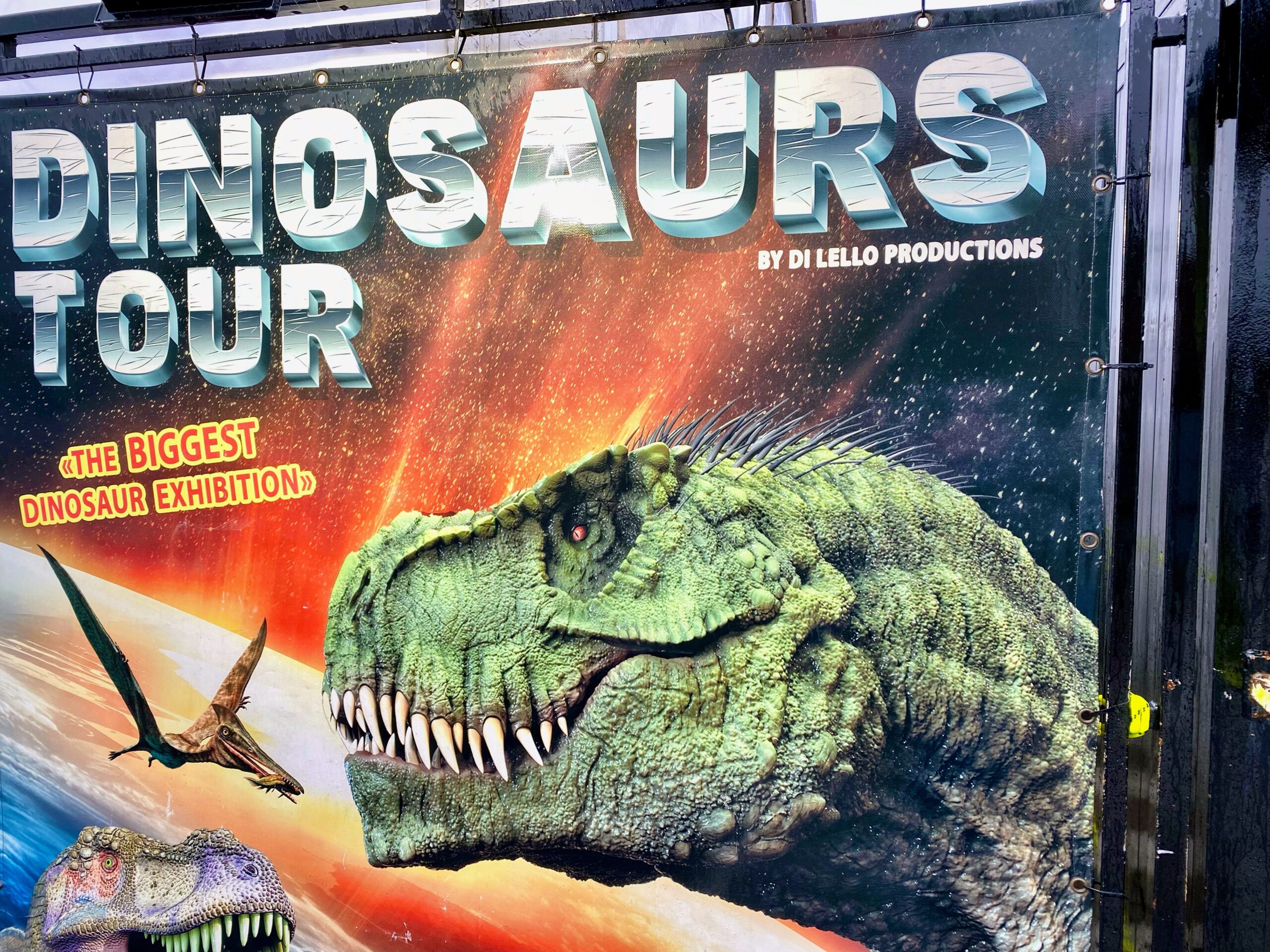 Dinosaurs Tour Portada